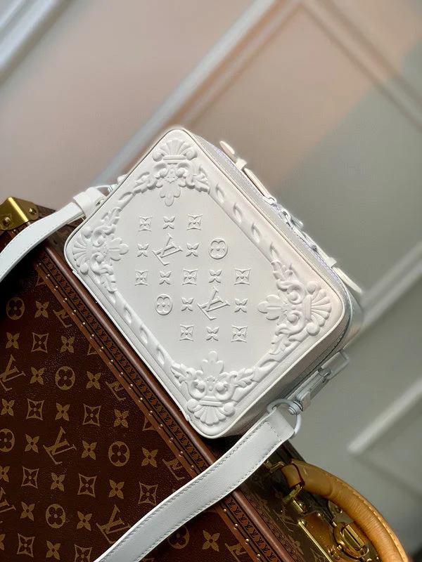 Louis Vuitton handbags with a beaded trim for a touch of glamourLouis Vuitton Bags