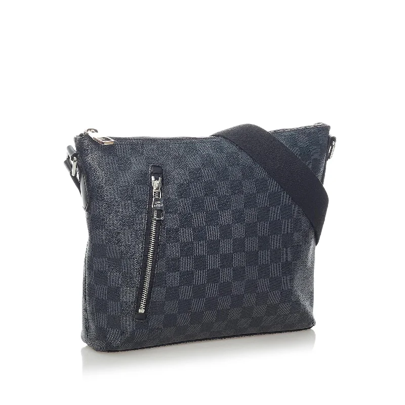 Louis Vuitton handbags with a metal - framed clasp for durabilityLouis Vuitton Damier Graphite Mick PM (SHG-33585)