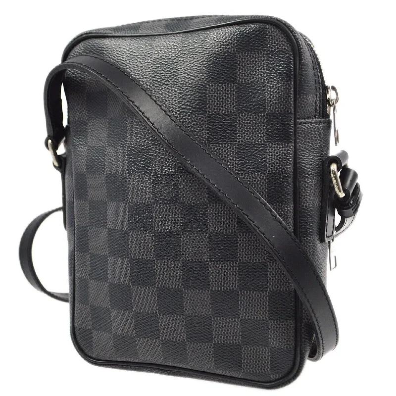 Louis Vuitton bags with a chain - link trim and a leather body for a modern edgeLouis Vuitton Damier Graphite Rem