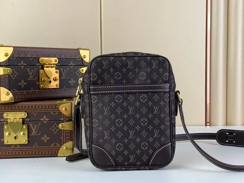 Louis Vuitton Neverfull bags with large capacity for everyday essentialsLouis Vuitton Bags