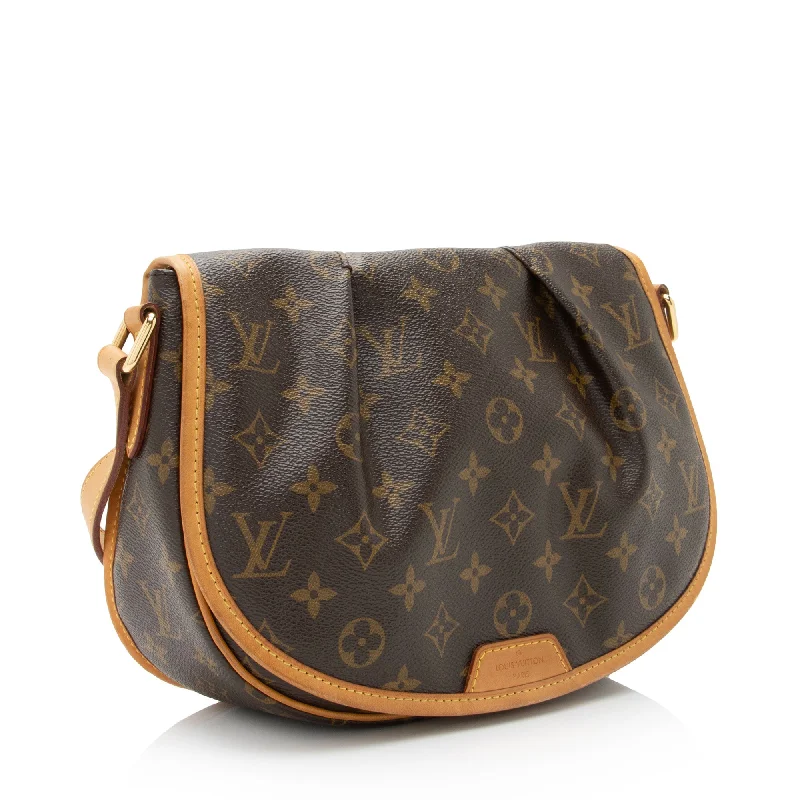 Louis Vuitton Twist bags with the iconic LV - turnlock closureLouis Vuitton Monogram Canvas Menilmontant PM Messenger Bag (cXxmwA)