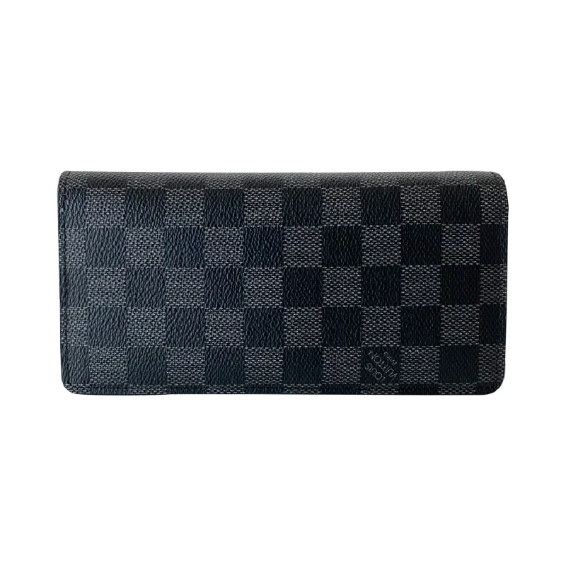 Louis Vuitton Twist bags with the iconic LV - turnlock closureLouis Vuitton Damier Graphite Long Wallet