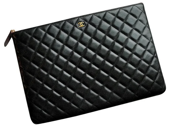 Chanel Colorful Handbag for Spring OutfitsChanel Large Caviar O Case