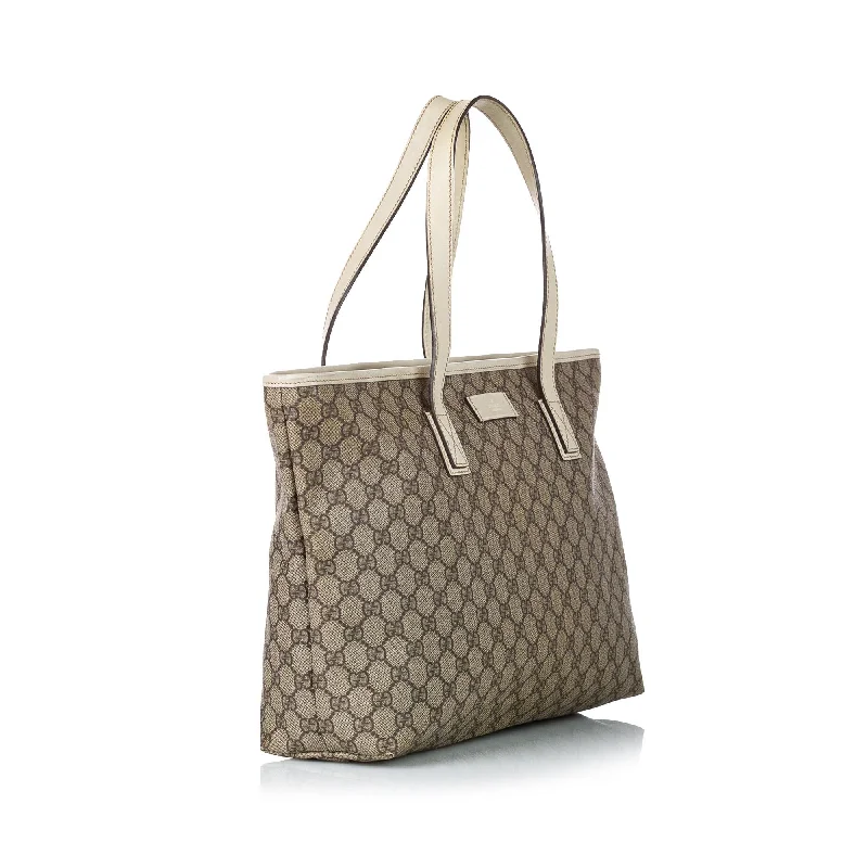 Women Gucci bags with a magnetic snap closure for easy accessGucci GG Canvas Tote Bag (30751)