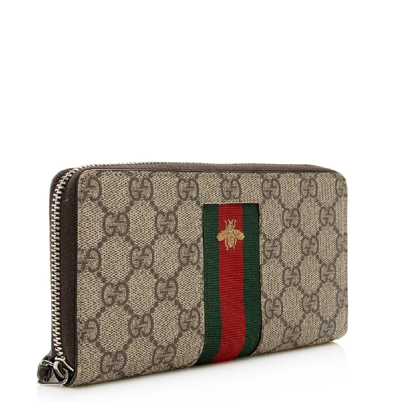 Ladies Gucci Dionysus bags in a pastel colorGucci GG Canvas Supreme Long Wallet (20787)