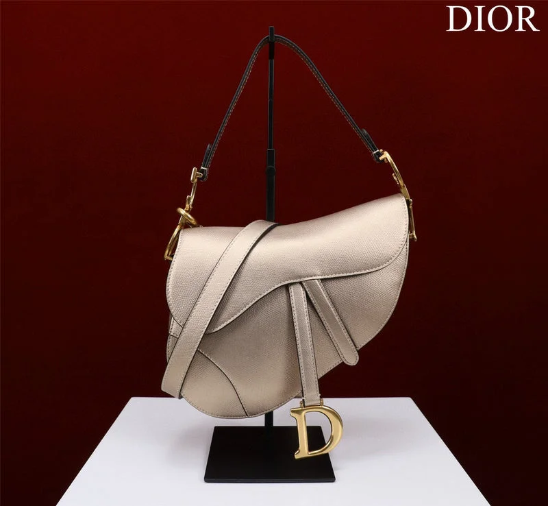 Fashion - forward Christian Dior tote bags for the modern womanChristian Dior Bags - 173